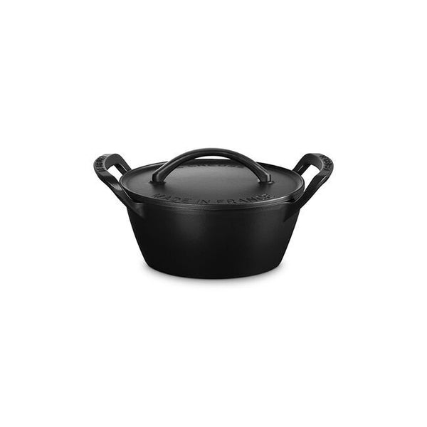 Le Creuset Cast Iron Alpine Outdoor Collection 4.25 Quart Round Dutch Oven - Matte Licorice (Black)