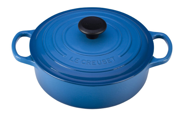 Le Creuset Signature Round Wide 3-1/2-Quart Dutch Oven